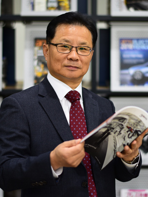 Mr InSung Chang, Executive Director at a Hyundai research and development centre.
